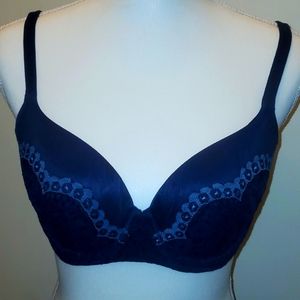 Navy VS Bra